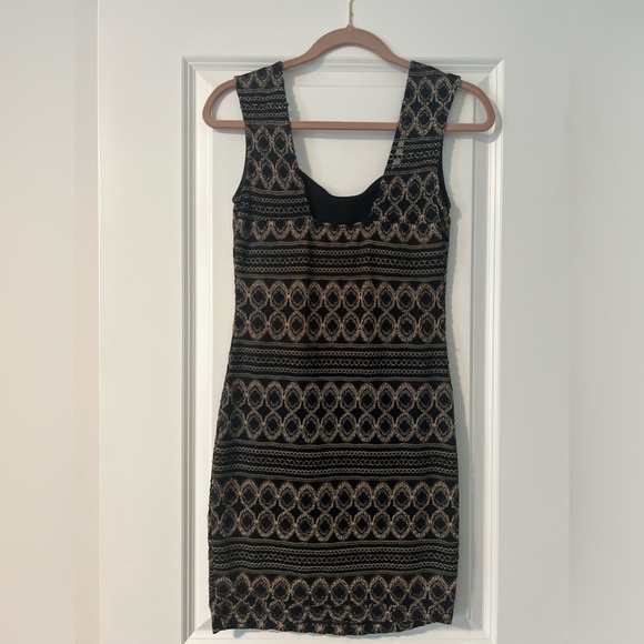 Black and Gold Bodycon Dress - Picture 4 of 7